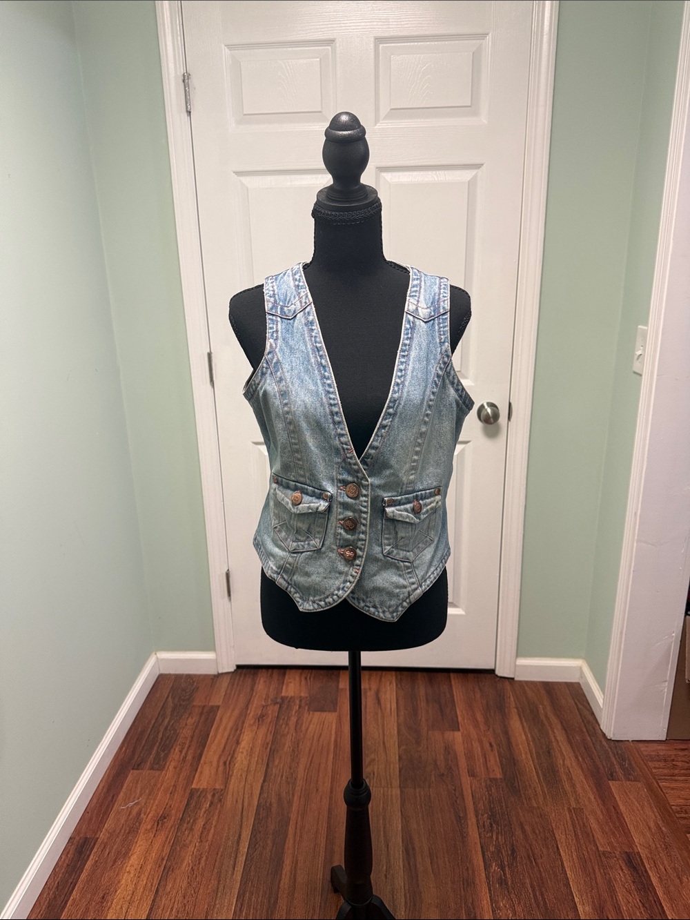 Vintage bill blass Light Wash Denim Vest with Front Pockets